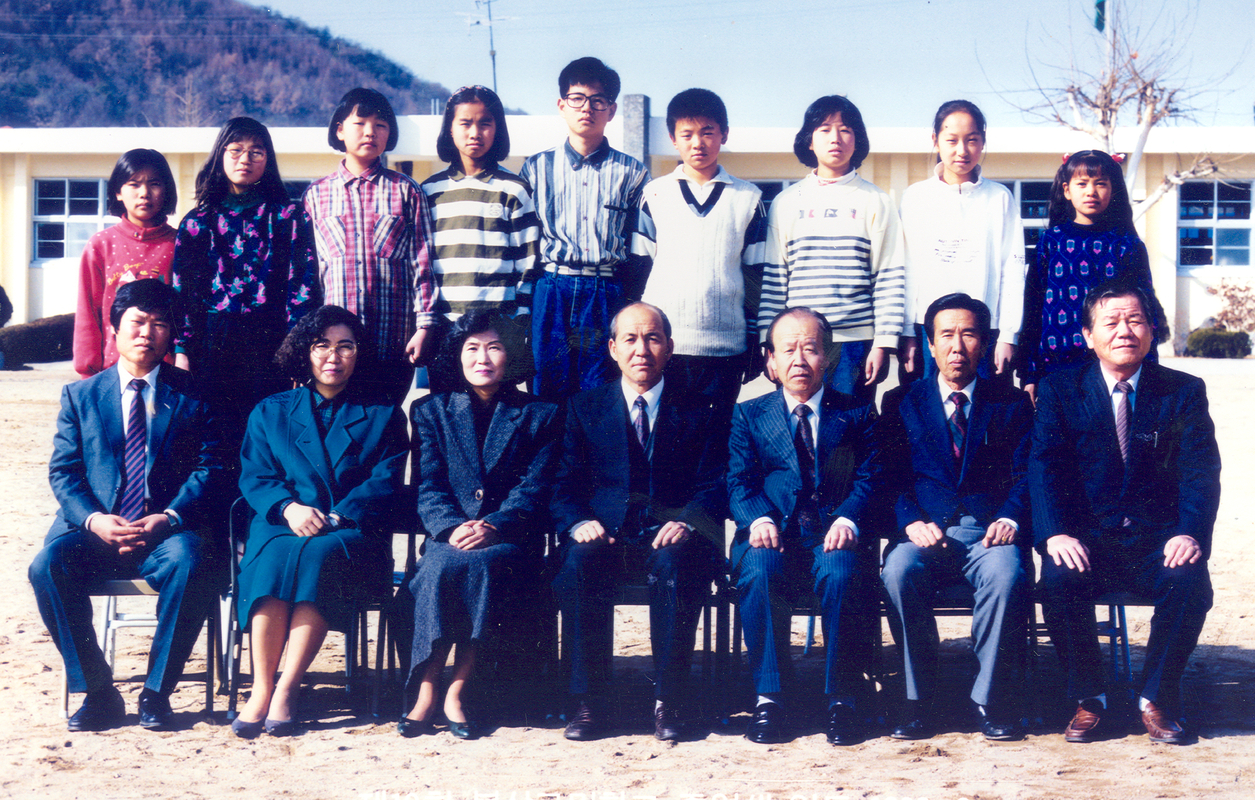 19회 졸업사진_1992.jpg