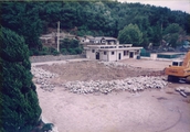 철거된 강당