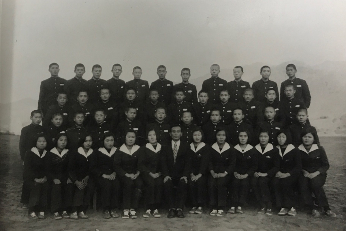 2회 졸업사진 3-2 (1974).jpg