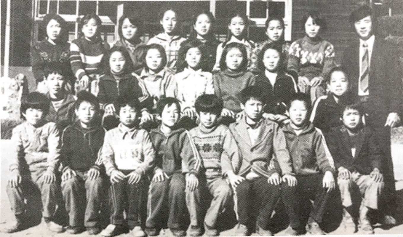 1981 학생들 (2).jpg