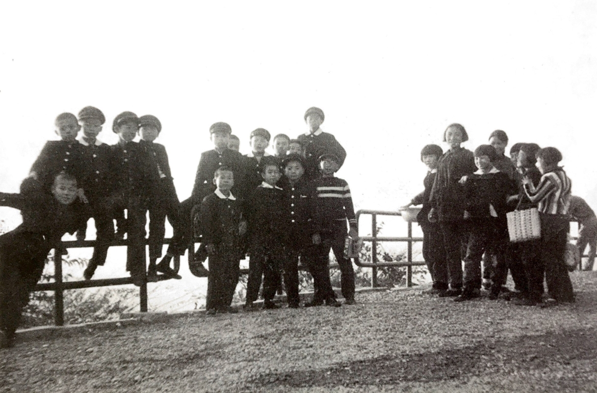 1966학생사진 (2).jpg