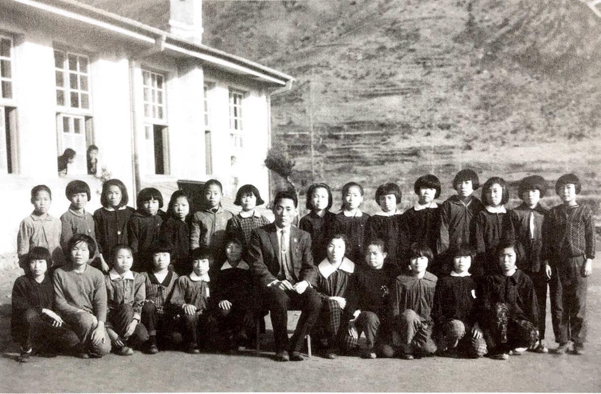 1966학생사진 (3).jpg