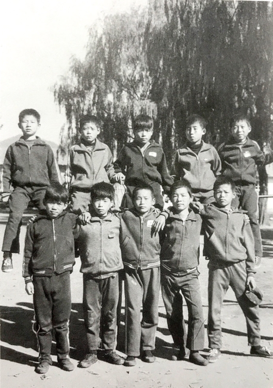 1975 졸업생3.jpg