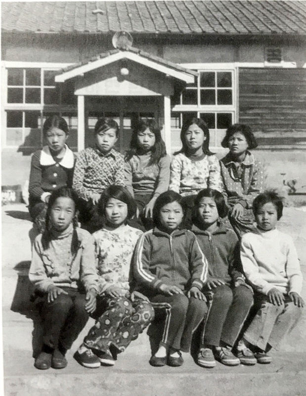 1975 졸업생7.jpg