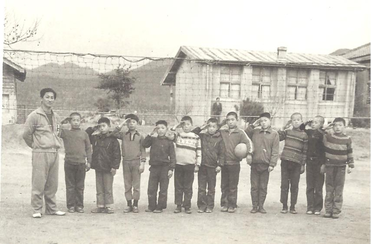 1975년 배구부.jpg