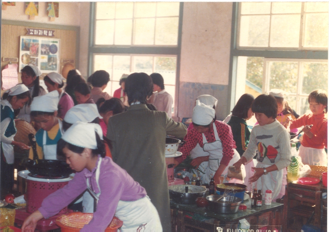 1981년 요리실습.jpg