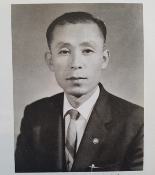 1960년대 교감선생님들 사진(범화초)
