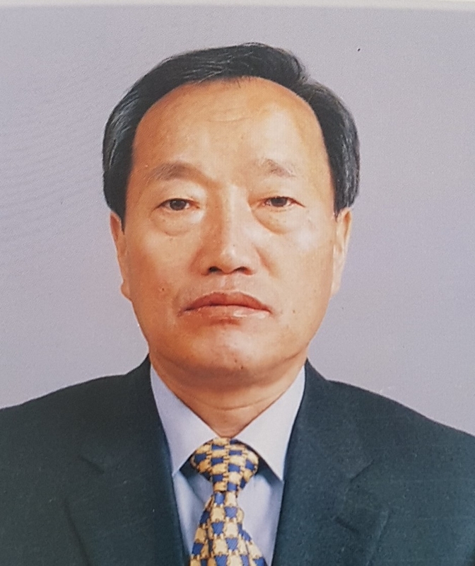 이춘걸 교감선생님(용문중)-2004.12.31.jpg