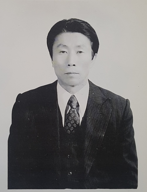 이재공 교감선생님(용문중)-1979.12.31.jpg