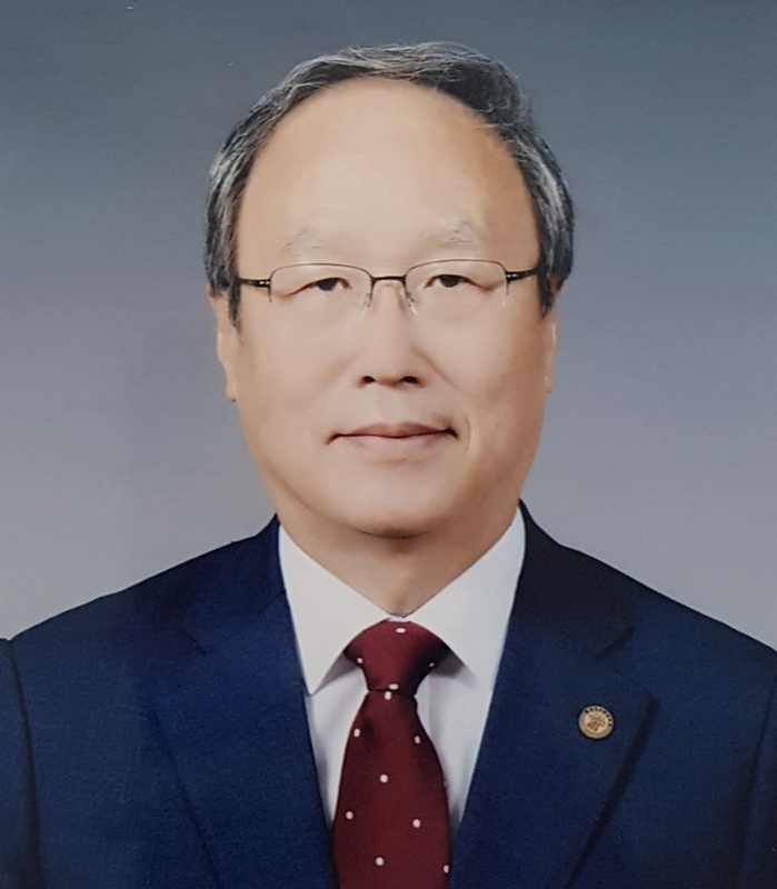 최기정 교장선생님(용문중)-2018.jpg