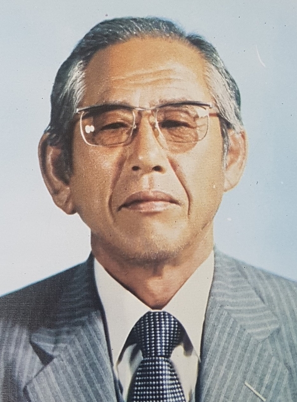 김기창 교장선생님(용문중)-1981.12.31.jpg