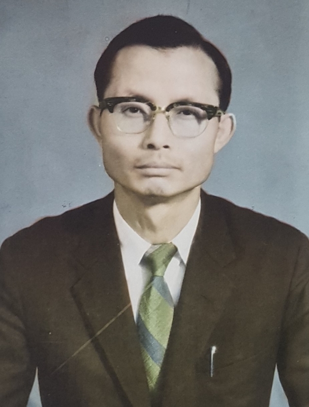 손영택 교감선생님(용문중)-1972.12.31.jpg
