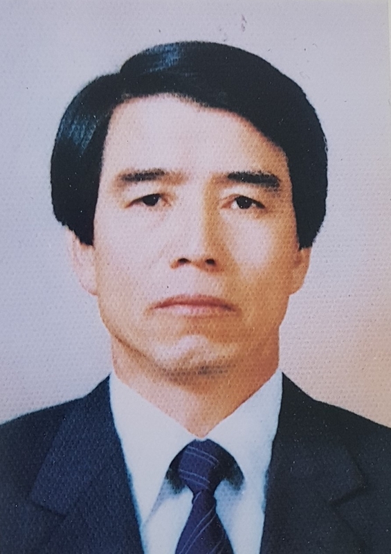 민웅식 교감선생님(용문중)-1999.12.31.jpg