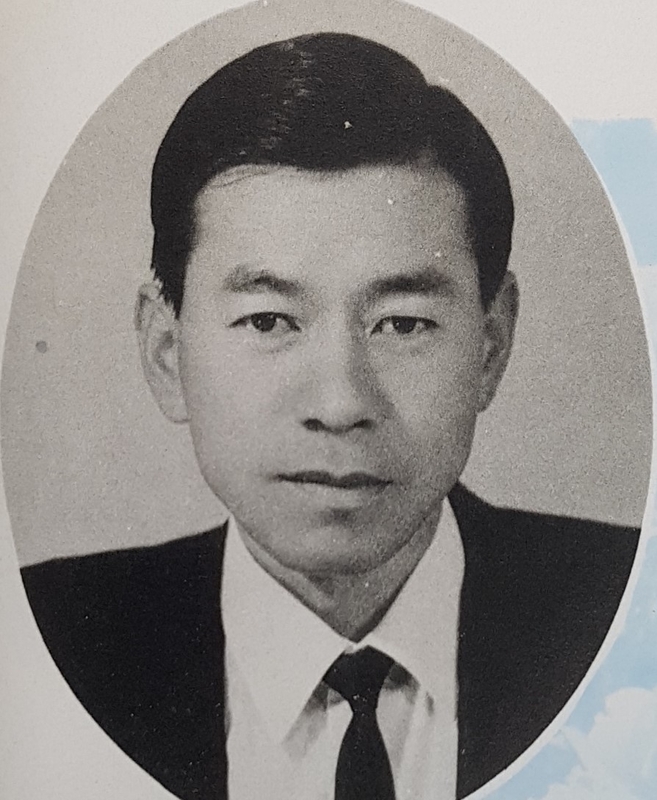 3대 교감선생님(용산초)-1972.12.31.jpg