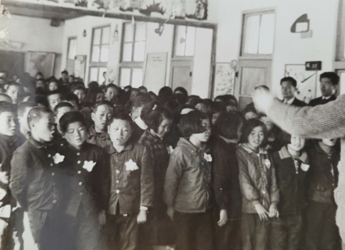 대소원초졸업앨범1968교내모습2.jpg