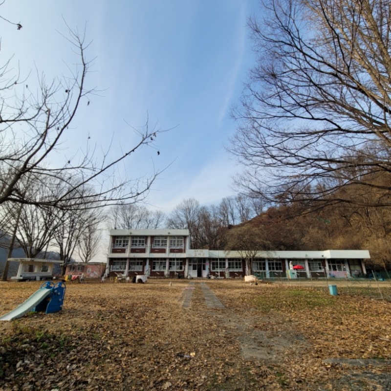 동량초하천분교현재전경.jpg
